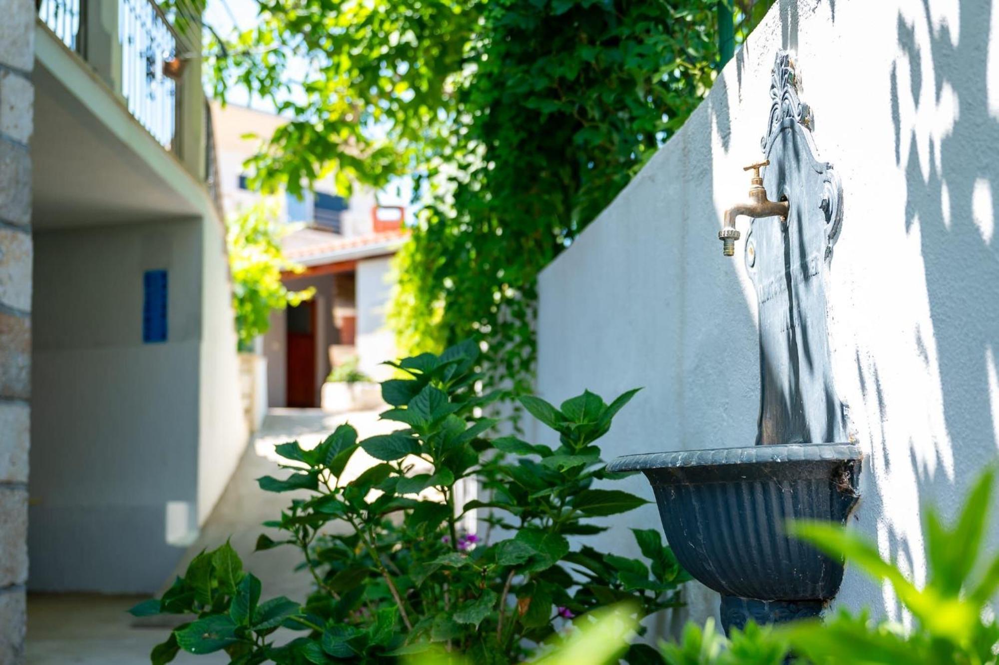 Apartments Kaja Postira Zewnętrze zdjęcie