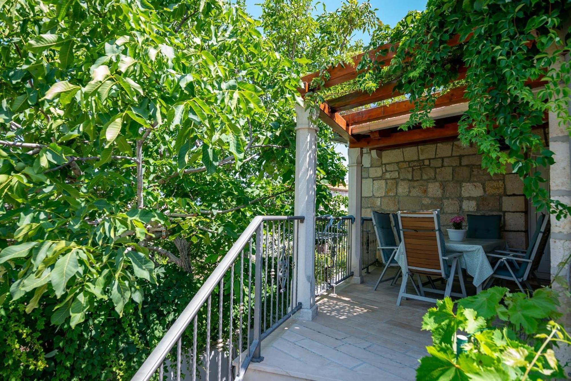 Apartments Kaja Postira Zewnętrze zdjęcie